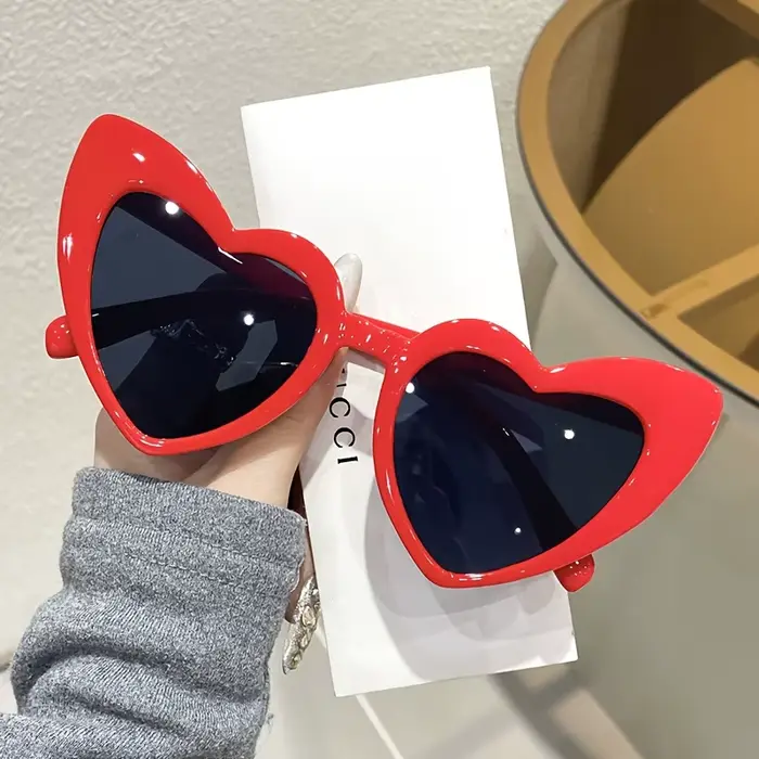 Cyclisme coeur lunettes de soleil femmes Vintage rouge coeurs en forme