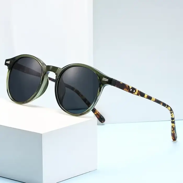 Marque de mode Vintage lunettes de soleil rondes 2025 femmes de luxe concepteur petites lunettes de 
