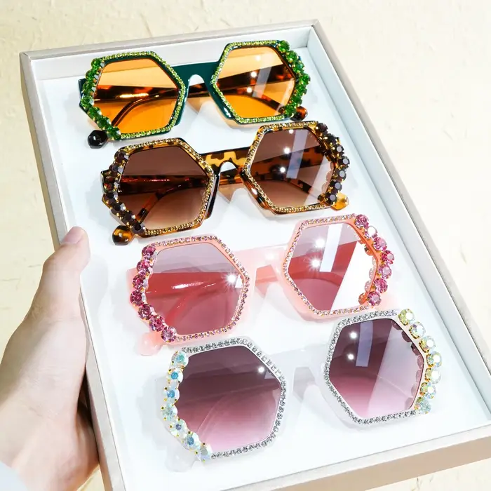 Lunettes de soleil en strass pour femmes