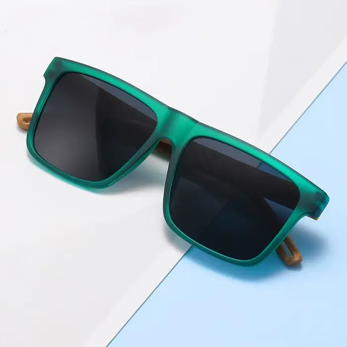 Lunettes de soleil rétro décontractées à monture carrée en bois grainé avec charnières à ressort