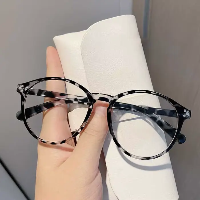 Vintage à la mode dames myopie lunettes de luxe Anti lumière bleue vue de près
