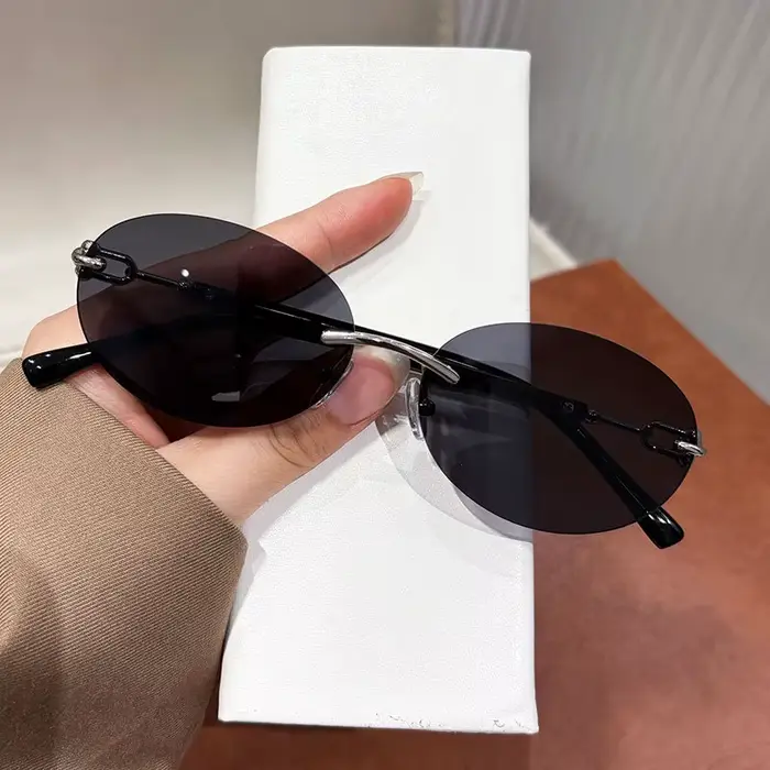 Nouvelles Lunettes de Soleil Rondes Beige Sans Monture 2026 pour Femme – Monture Unique en Alliage T