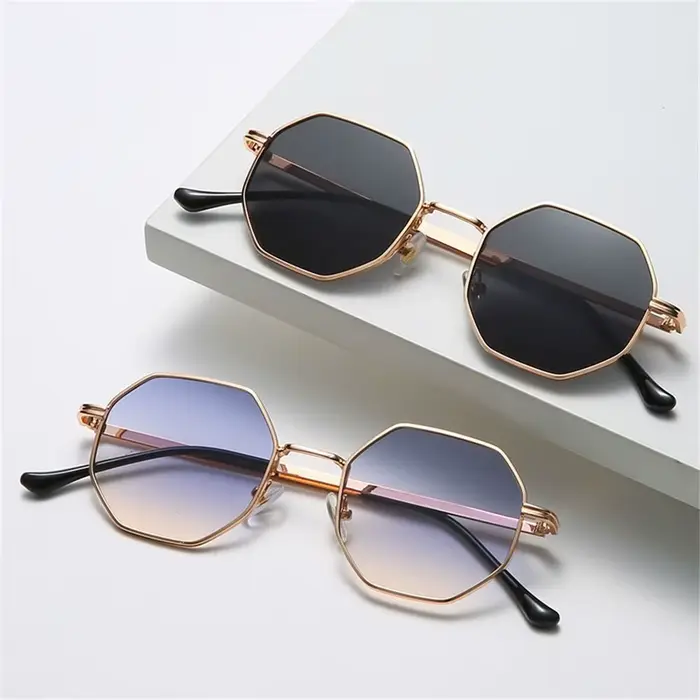 Lunettes de soleil polygonales en métal pour femmes