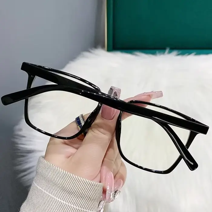 Lunettes à la mode pour hommes et femmes
