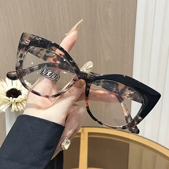 Lunettes œil de chat élégantes avec blocage de lumière bleue unique, lunettes de style rétro conçues