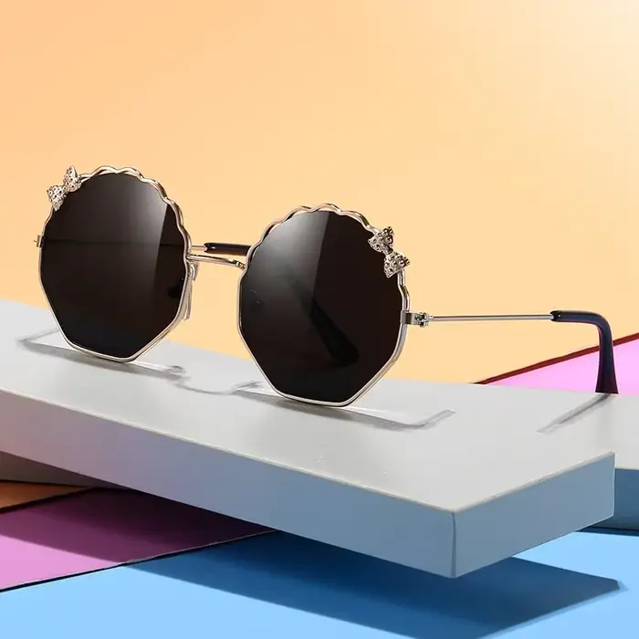 Nouvelle mode enfants lunettes de soleil garçons et filles Anti-UV