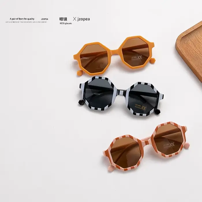 Lunettes de soleil à la mode pour enfants avec plusieurs