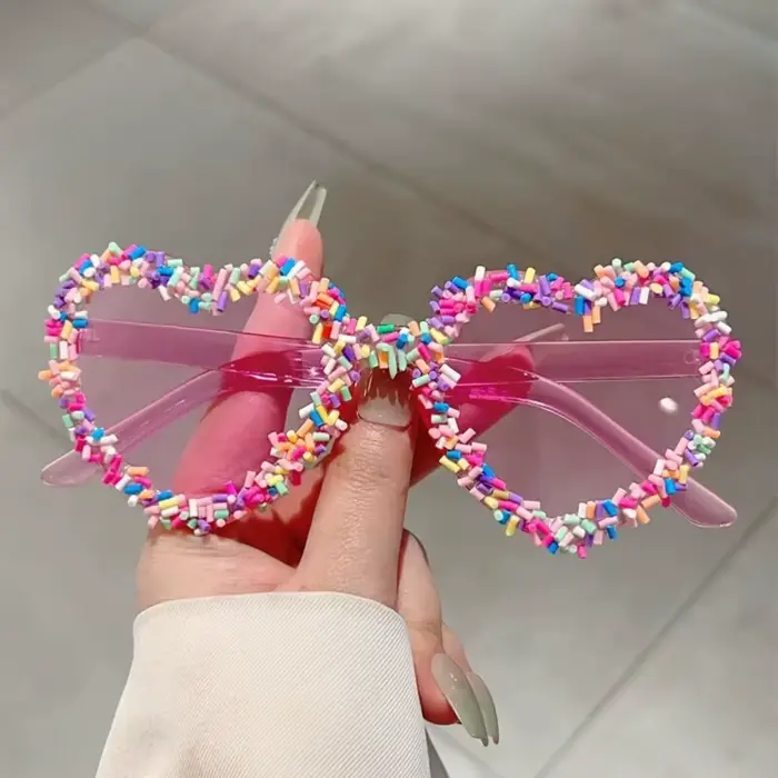 Lunettes de soleil colorées en forme de cœur, lunettes de soleil vintage fantaisie pour festivals et