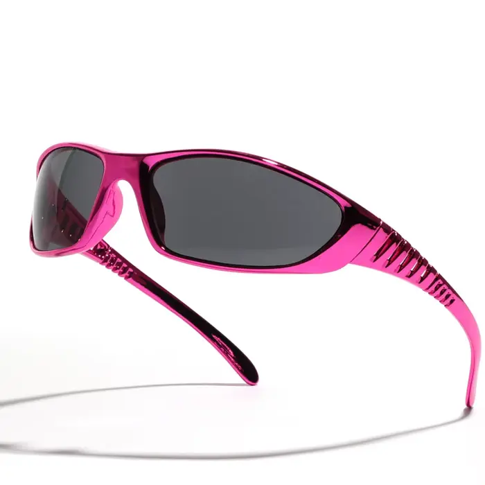 Lunettes de soleil argentées, sensation technologique des couleurs, lunettes de soleil rouges en fil