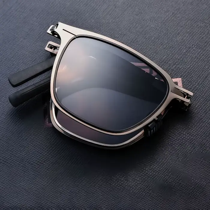 Lunettes de soleil carrées pliantes en acier inoxydable ultra légères