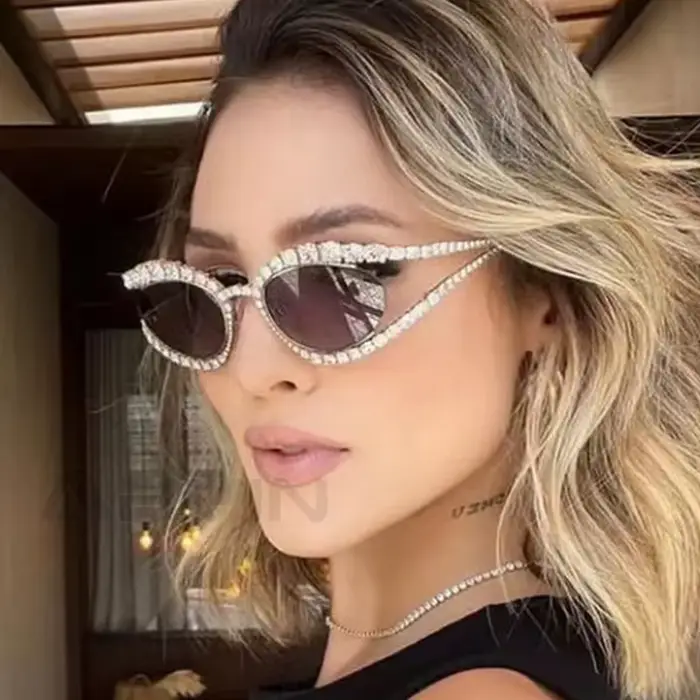 2025 mode luxe cristal brillant lunettes De soleil femmes Sexy oeil De chat strass fête élégante