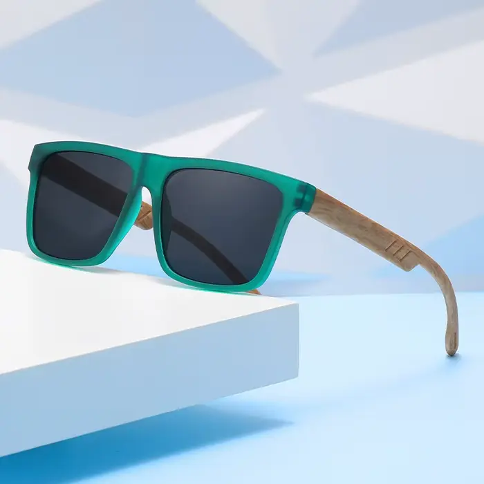 Lunettes de soleil rétro en noyer