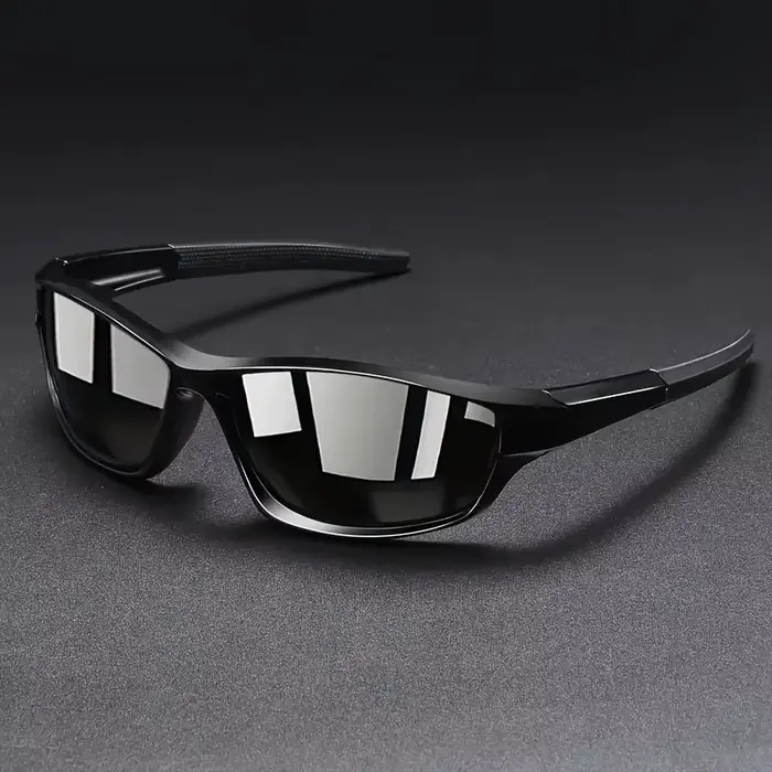 Une paire de lunettes de sport à la mode plein cadre