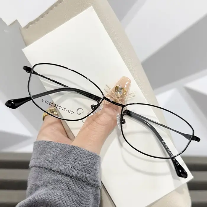 Lunettes de couleur Champagne pour femmes, monture en métal or Rose à la mode, lunettes de myopie, l