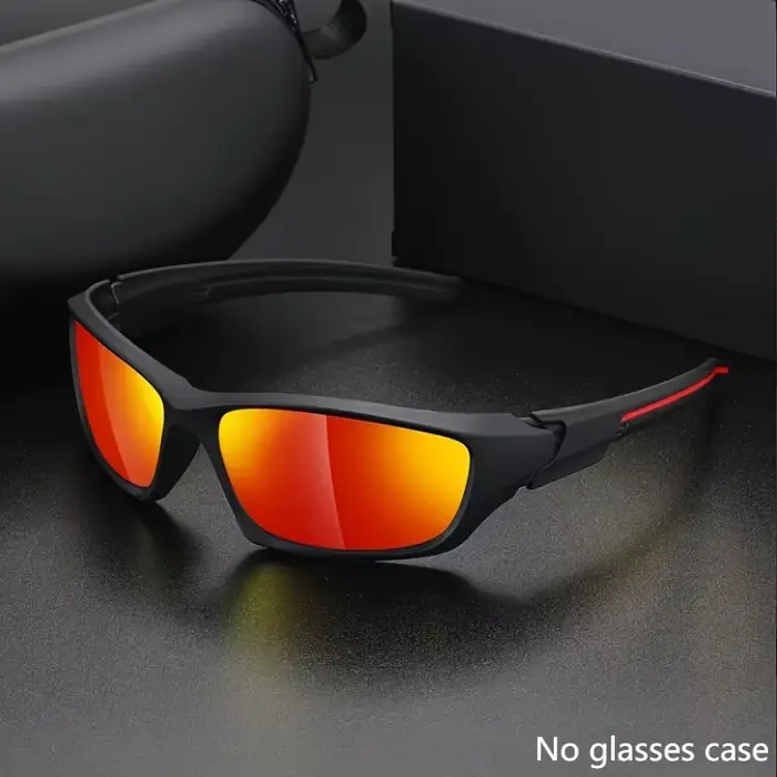Une paire de lunettes de sport d'extérieur adaptées à la randonnée, au surf et à d'autres activités,