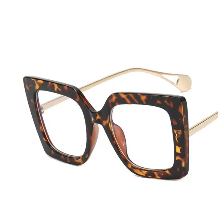 Lunettes à monture transparente surdimensionnée