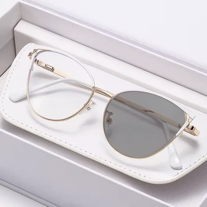 Lunettes de vue photochromiques œil de chat tendance 2026 pour femmes