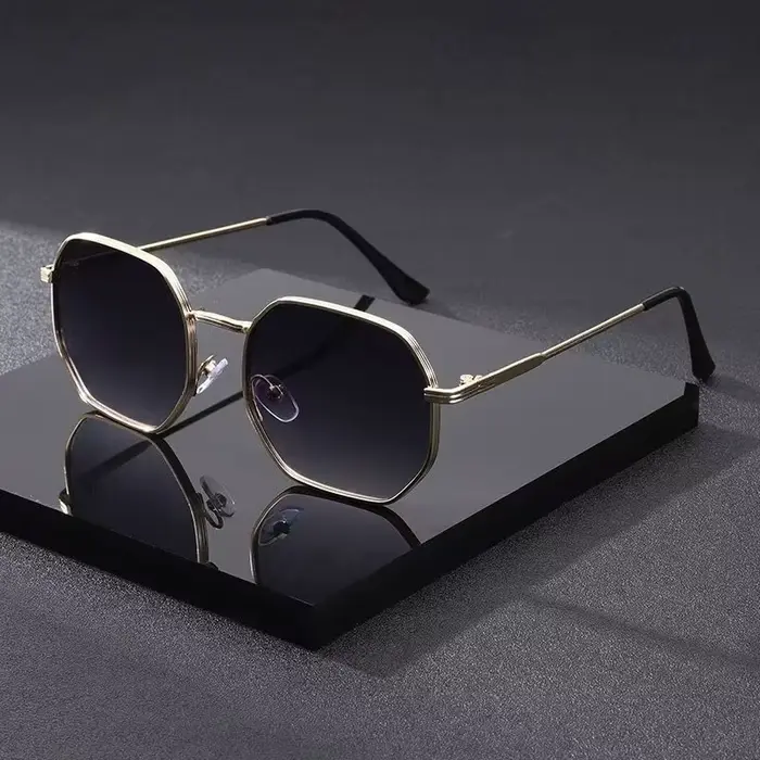 Nouveau Vintage carré géométrique cadre lunettes de soleil femmes
