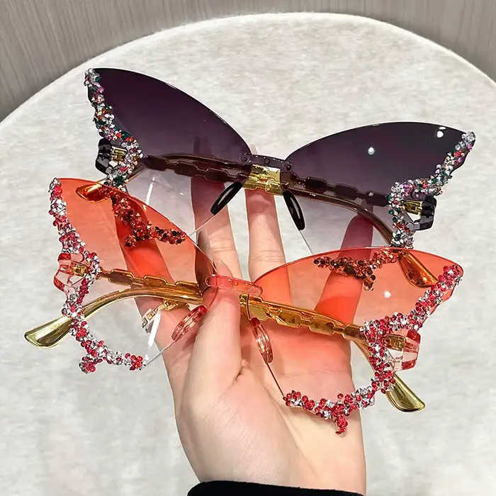 Lunettes de soleil papillon œil de chat sans monture