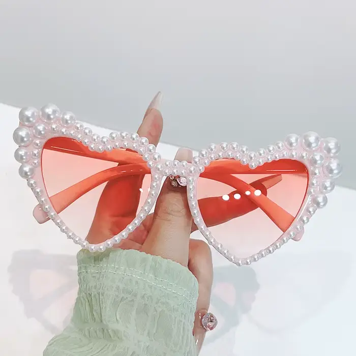 Lunettes de soleil de luxe en forme de cœur de perles pour femmes, jolies lunettes de fête de mariag