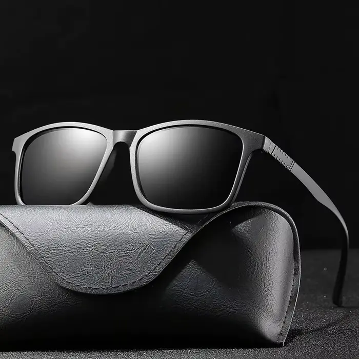 Hommes de luxe lunettes de soleil polarisées mode Vintage carré Ultra léger TR90 cadre conduite pêch