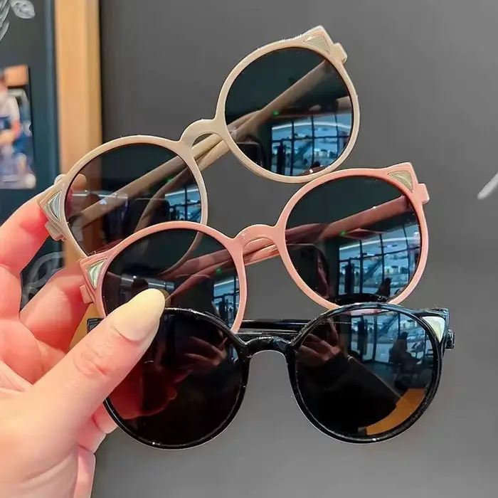 Nouvelles lunettes de soleil pour enfants