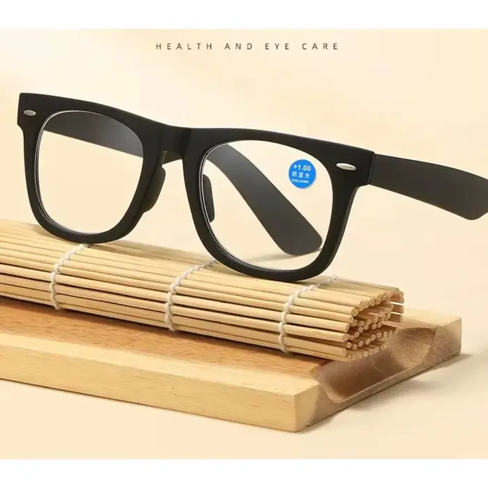 Lunettes de lecture de haute qualité 2026 avec protection anti-lumière bleue et ultra-légères pour les personnes âgées