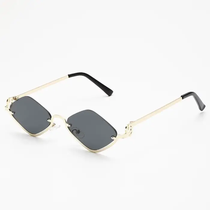 Petites lunettes à la mode en forme de diamant