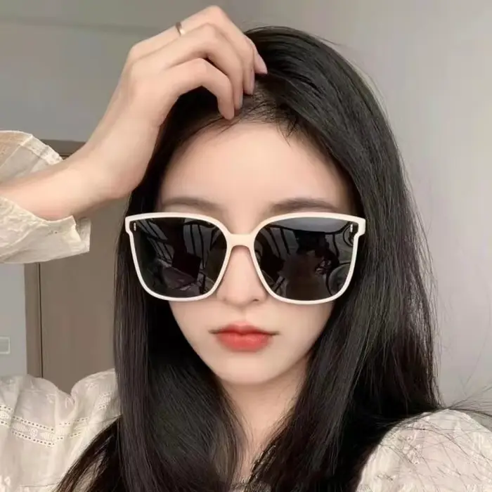 Lunettes de soleil UV400 à monture carrée noire