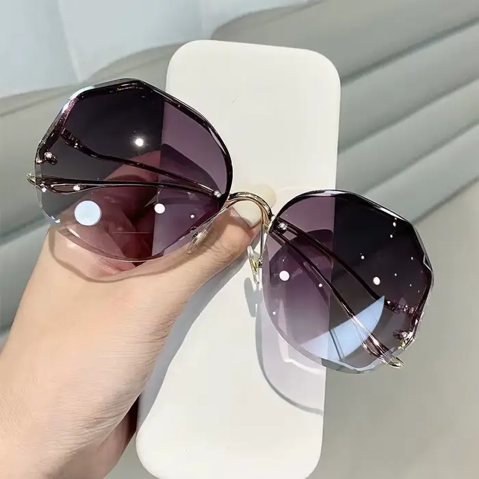 Lunettes de soleil sans monture 2022 pour femmes, verres découpés effet eau océanique, monture métal