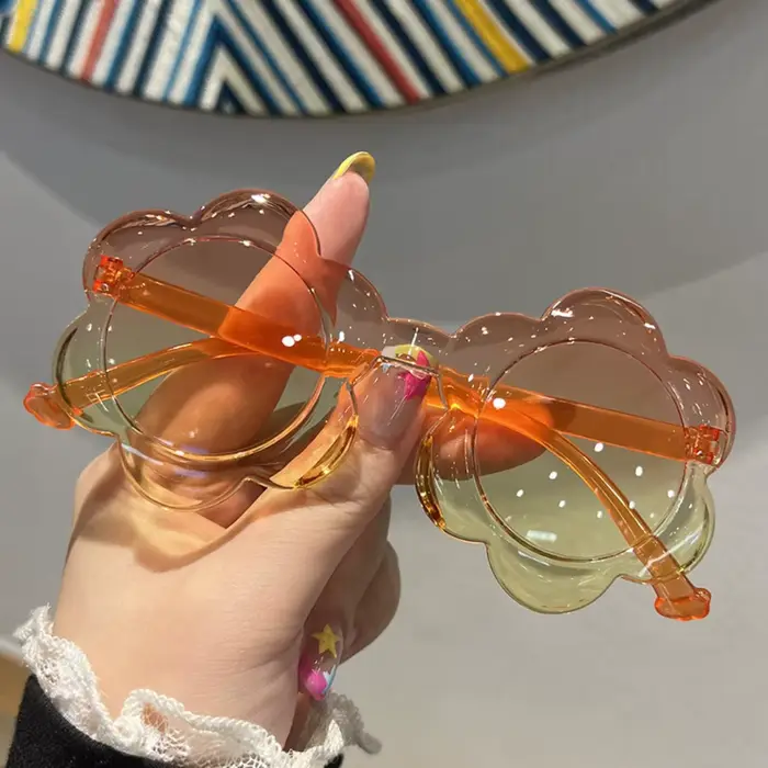 Lunettes de soleil en forme de fleur pour femmes, monture pétale tendance, protection UV385, verres 