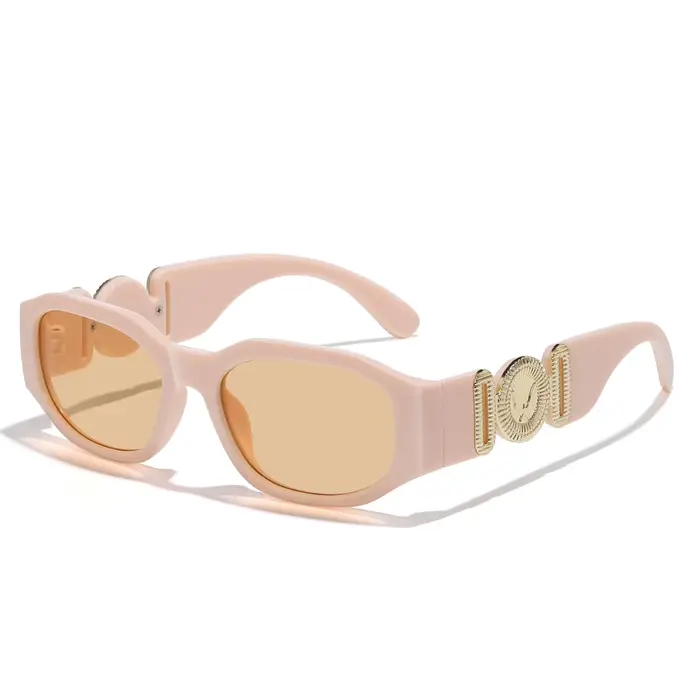 Lunettes de soleil à la mode pour femmes avec pièces métalliques