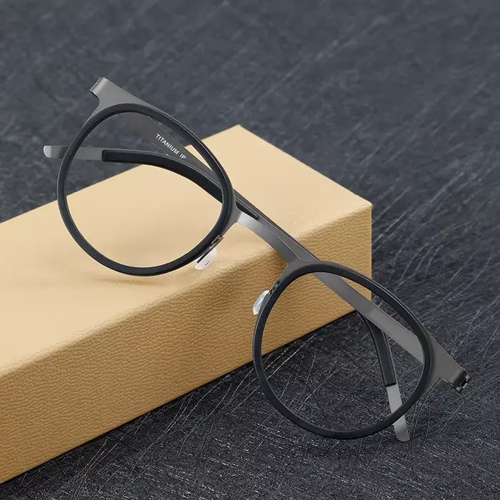 Danemark Designer Reproduction véritable pur titane lunettes cadre marque de luxe sans vis Design ho