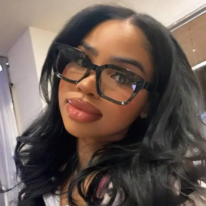 1 paire de lunettes carrées noires à grande monture pour femme, simples, décontractées, sexy, avant-gardistes européennes et américaines, au style décontracté, exquises et polyvalentes, lunettes sans 